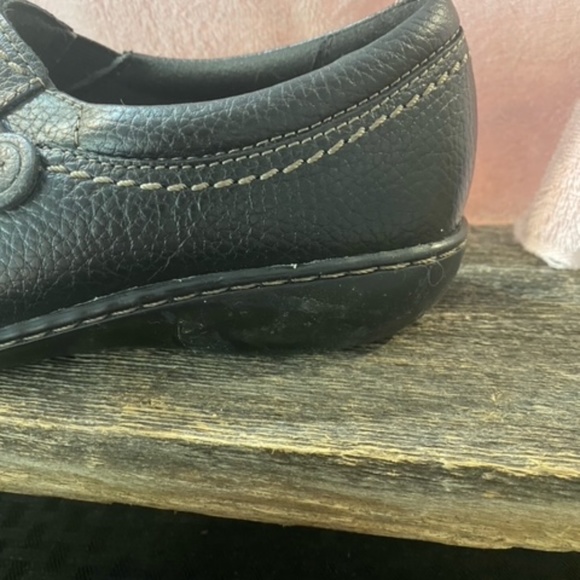 Black Leather Loafers. Size 7 - Picture 11 of 11